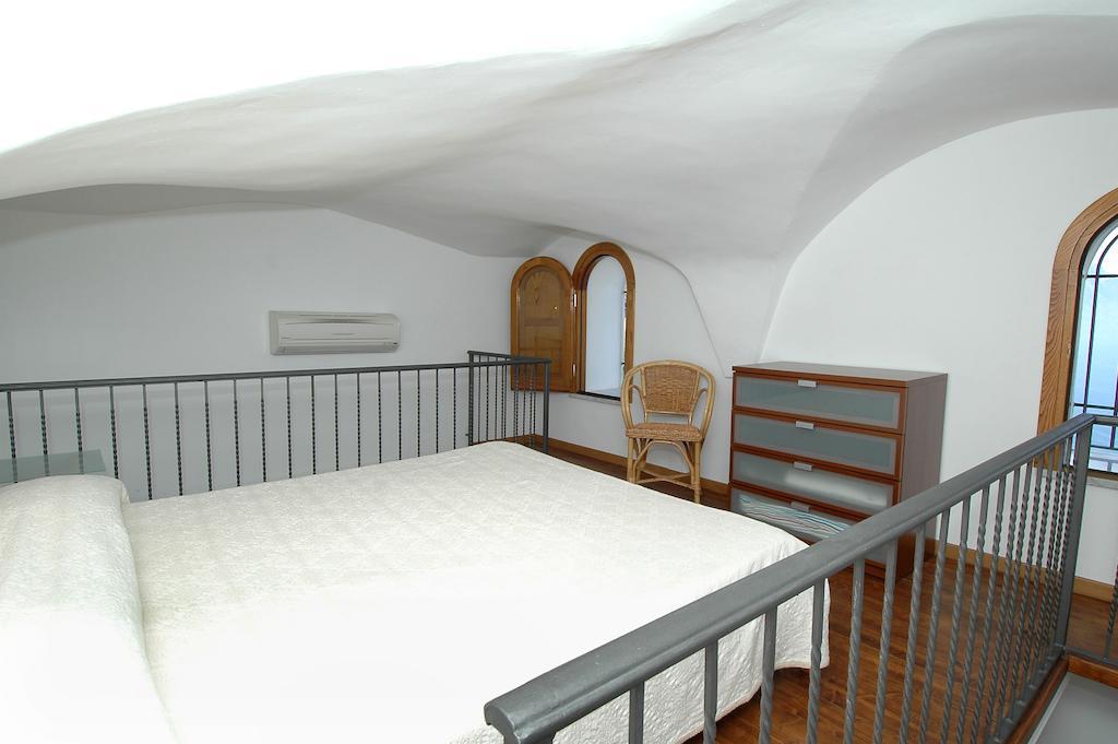 콩카데이마리니 Amalfi 51 Con Vista Mare, Giardino E Terrazze 빌라 객실 사진