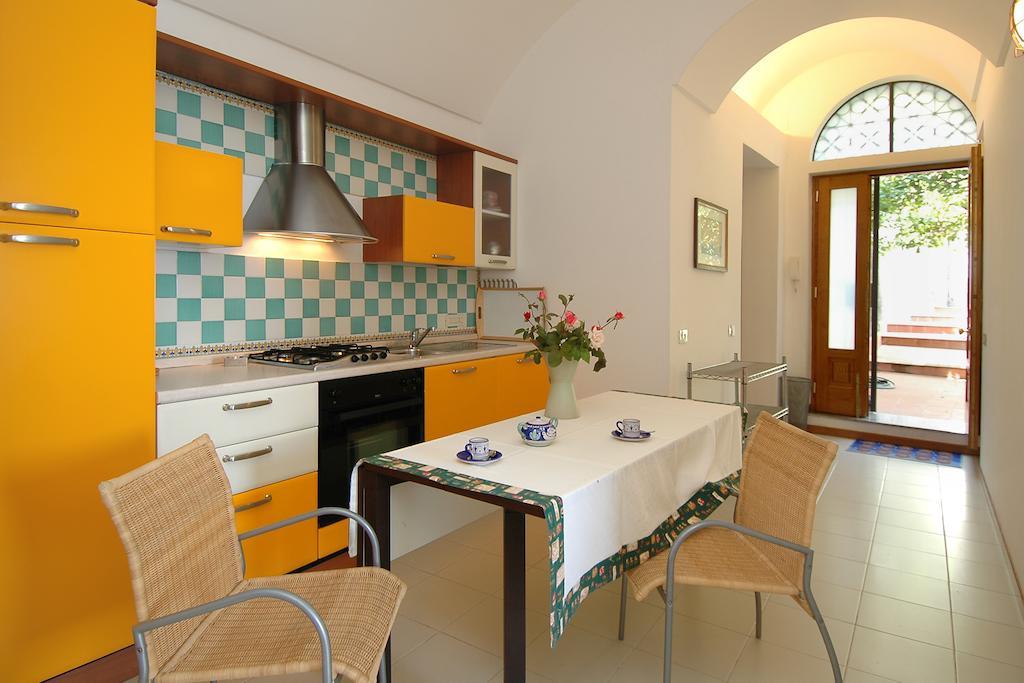 콩카데이마리니 Amalfi 51 Con Vista Mare, Giardino E Terrazze 빌라 객실 사진